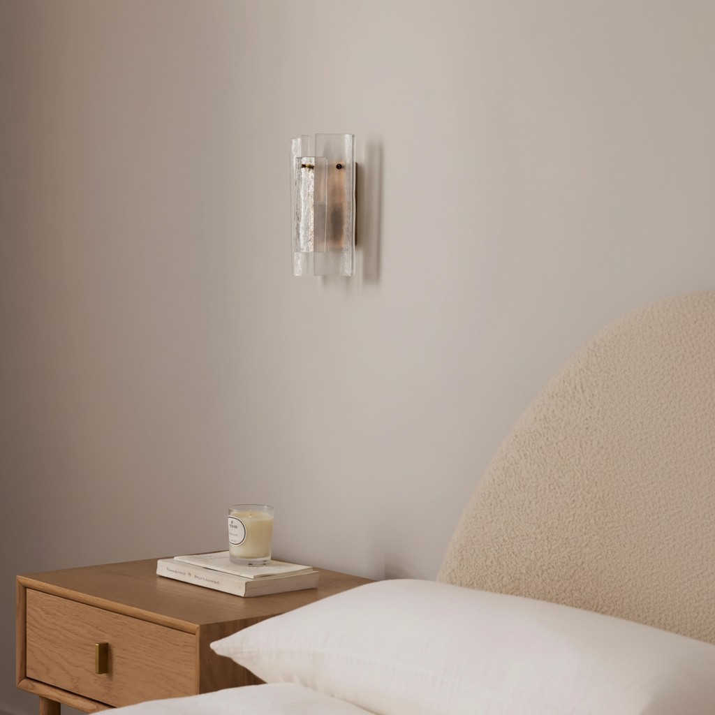 Velora Wandleuchte in einem ruhigen Schlafzimmer
