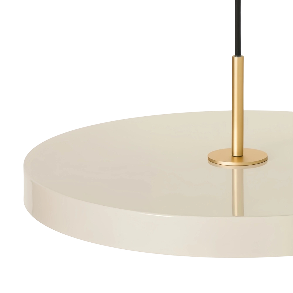 Asteria Detail in Creme und Gold