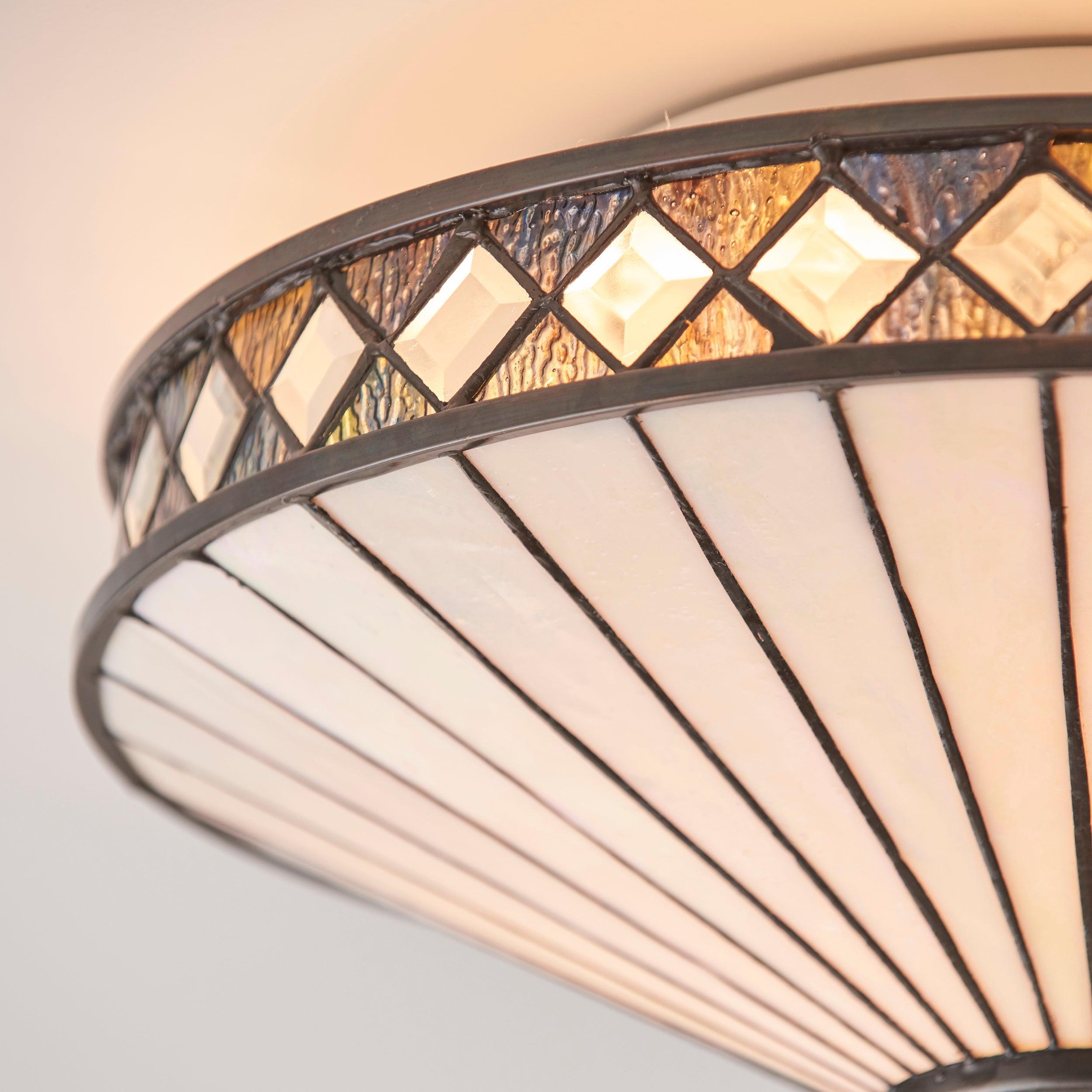 Randdetail der Tiffany Deckenleuchte