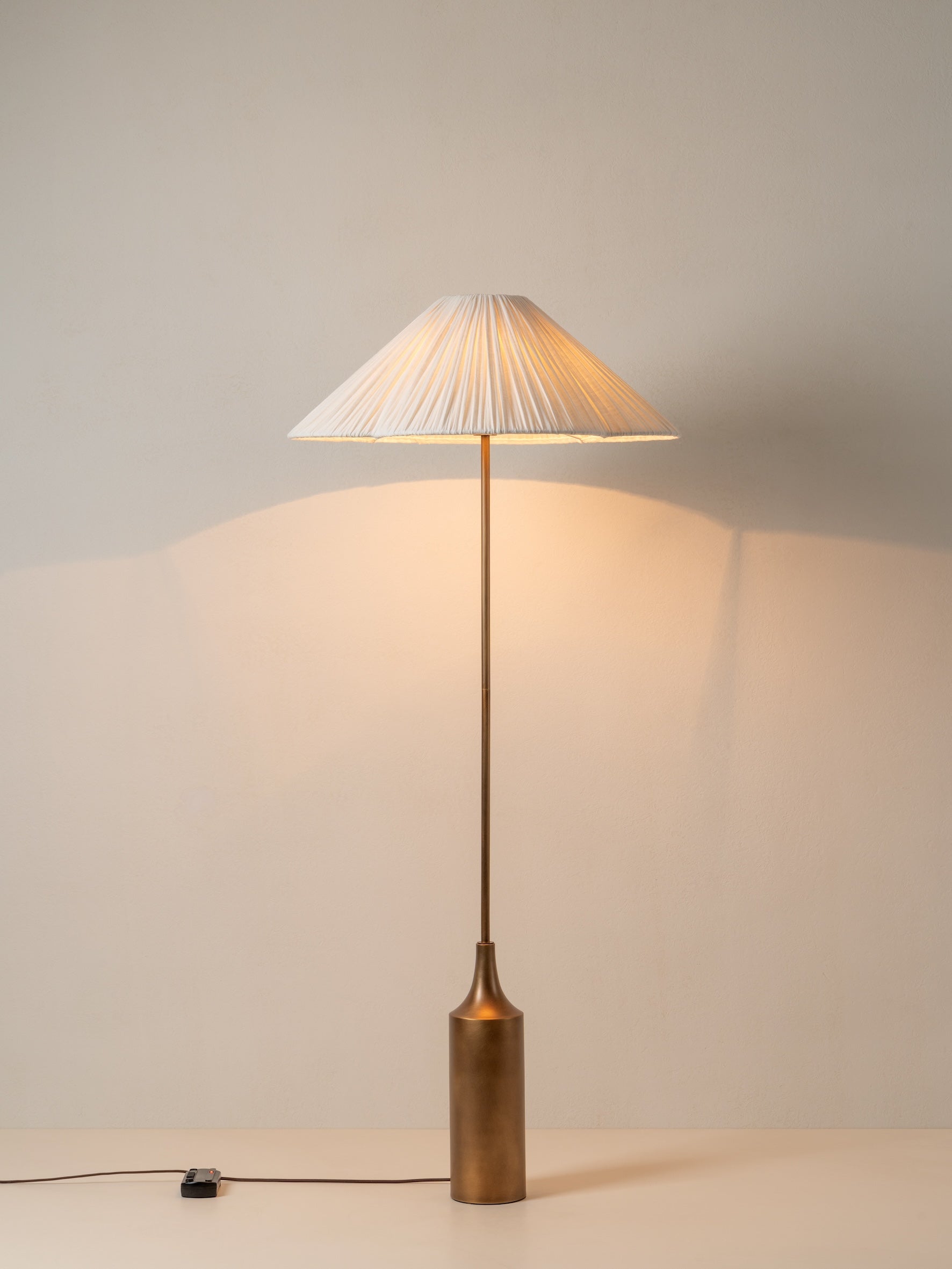 Lindi Stehlampe eingeschaltet