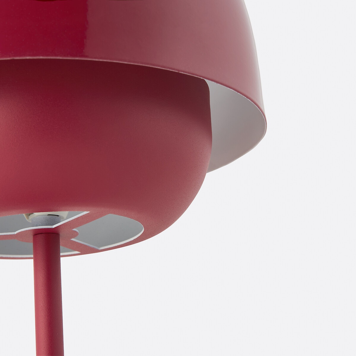 Doppelschirm-Detail der roten Clinco Tischlampe