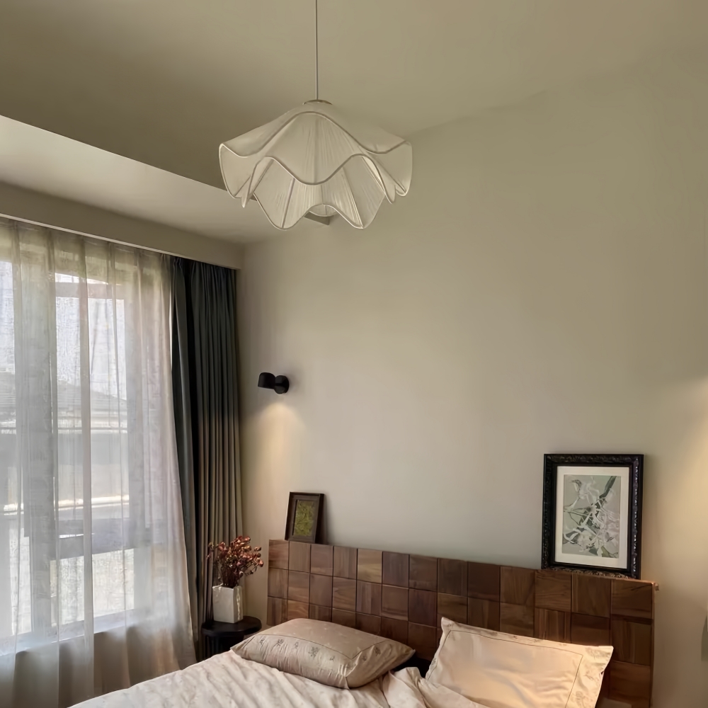 Kundenfoto der Pendelleuchte im Schlafzimmer