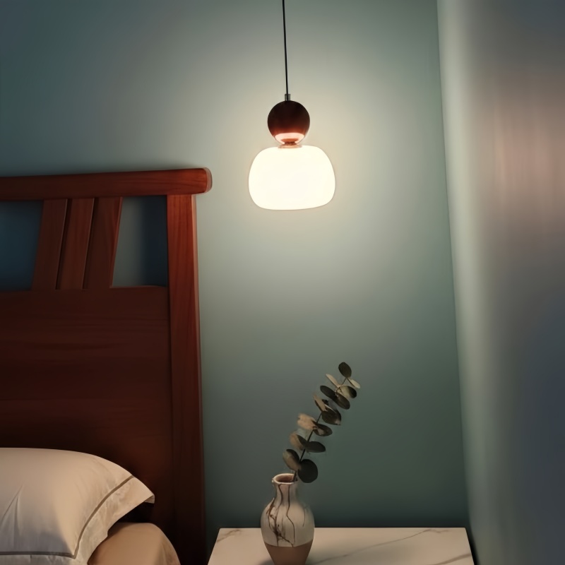 Kundenfoto der roten Ornavigo Pendelleuchte