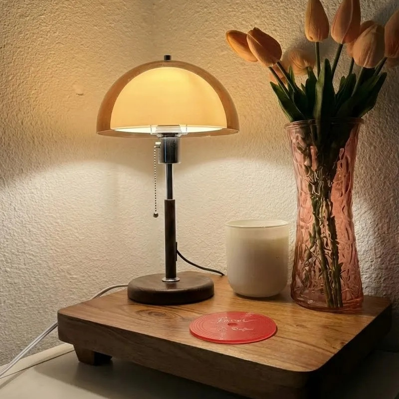 Kundenbewertung mit Afterglow Tischleuchte auf einem Tisch