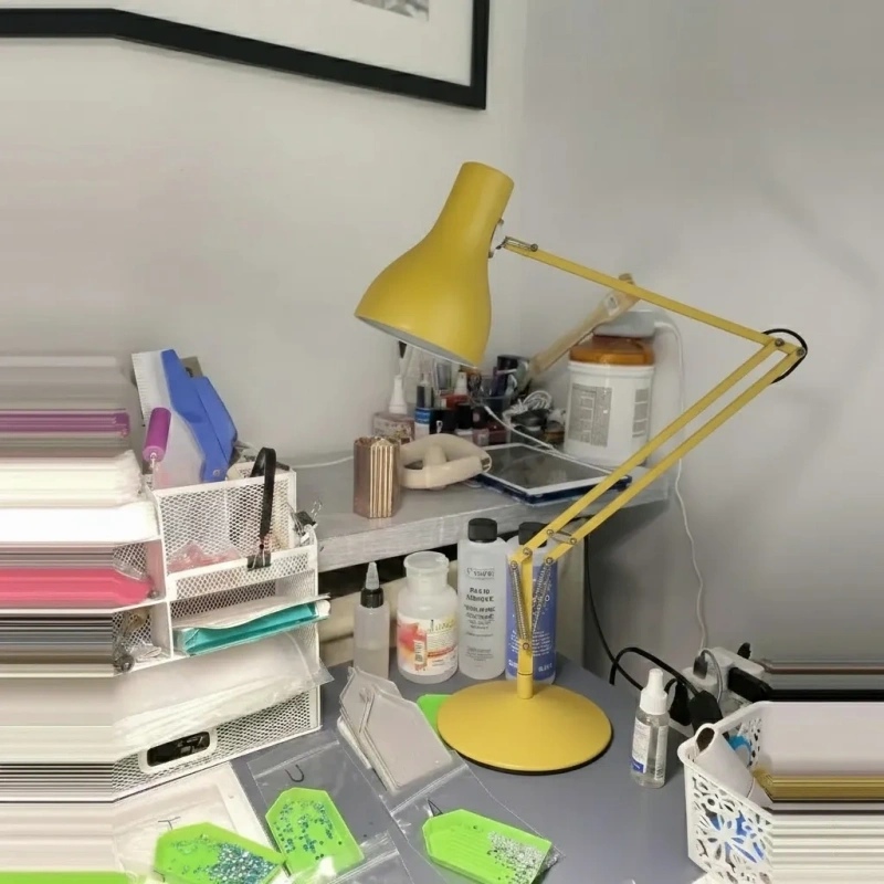 Kundenfoto der gelben Modryx Lampe