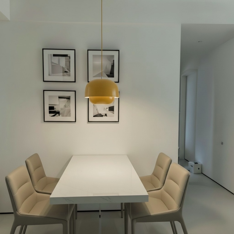 Kundenfoto mit bronzefarbener Clinco Pendelleuchte im Esszimmer