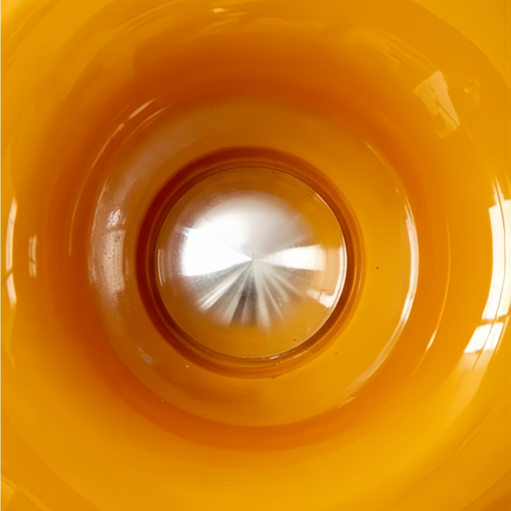Zentrales Metallelement der orangefarbenen Donut-Leuchte