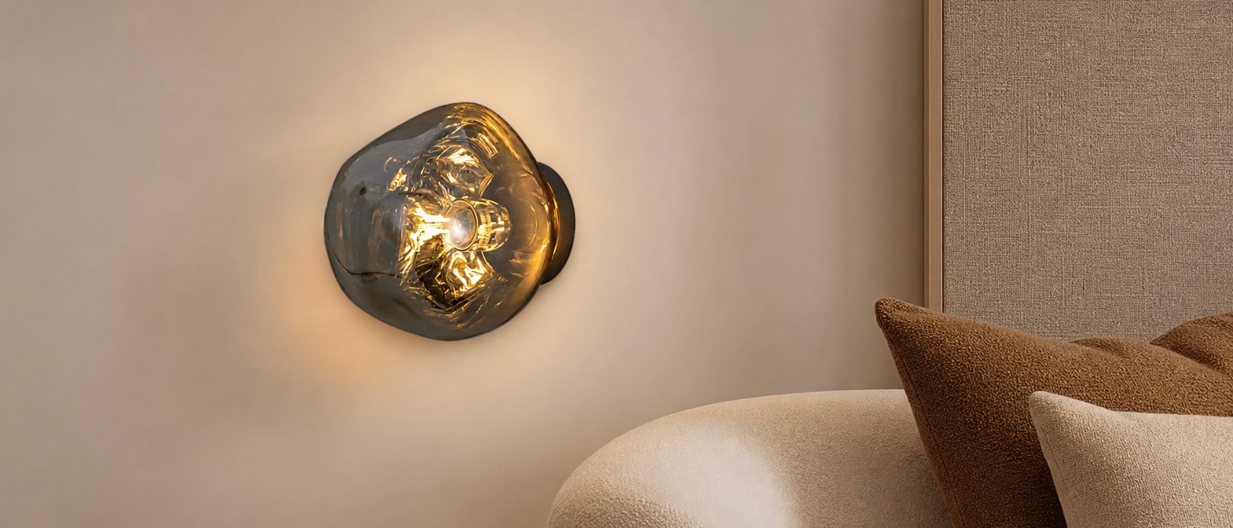 Melt Decorative Dynamic Surface Wall Lamp in einer Wohnszene