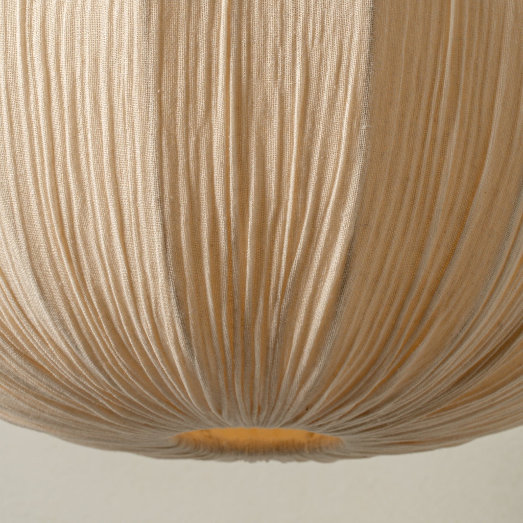 Detail des gerafften Leinenschirms