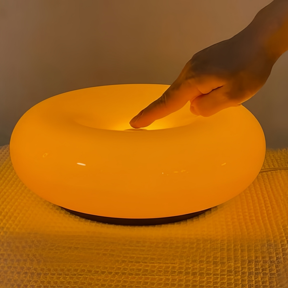 Halorentis Donut-Leuchte eingeschaltet