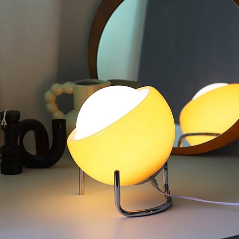 Creative Bauhaus Egg Table Lamp S42