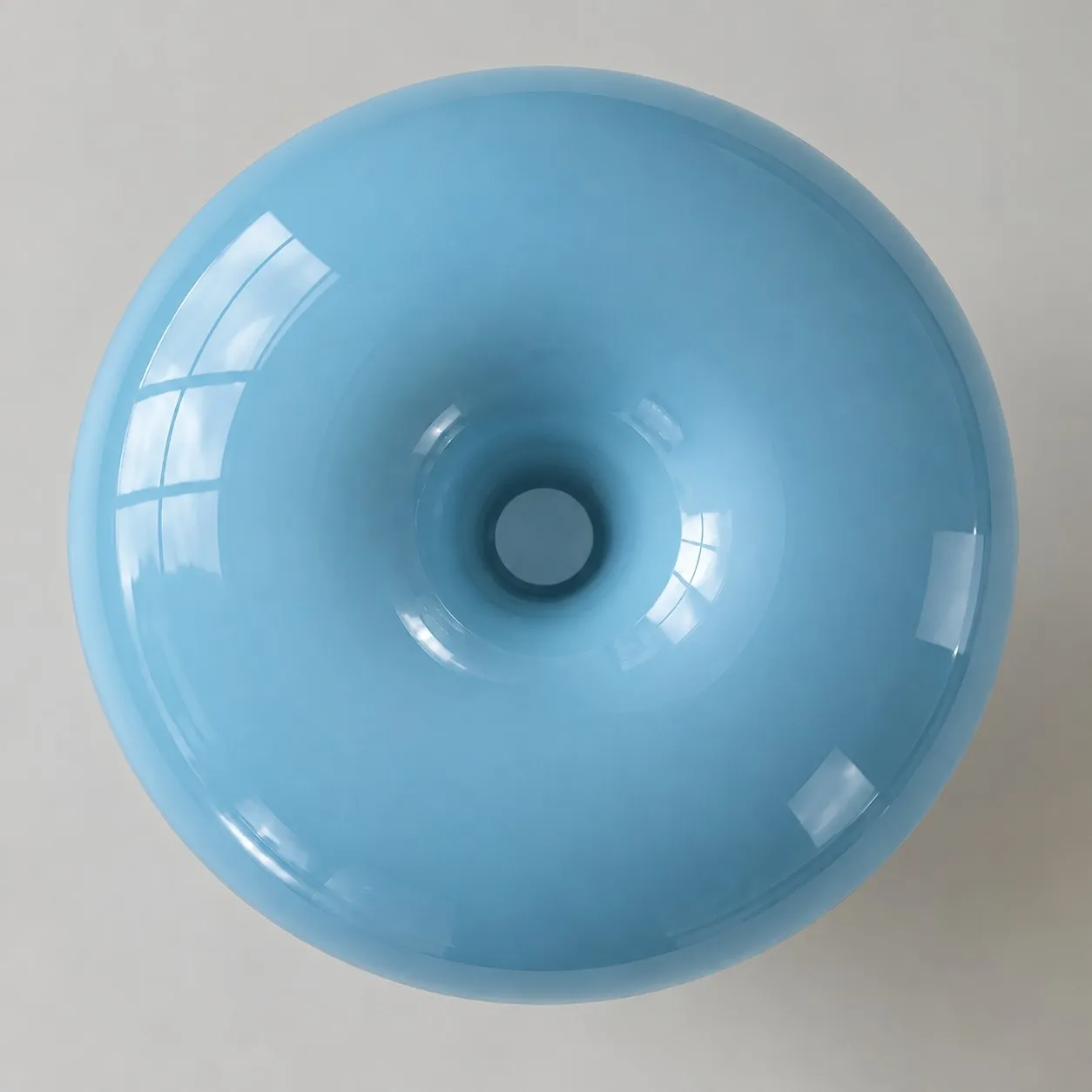 Top view of the rounded Nessino lamp shade
